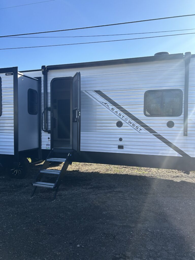 2024 Della Terra East to West 292MK RVs R Us